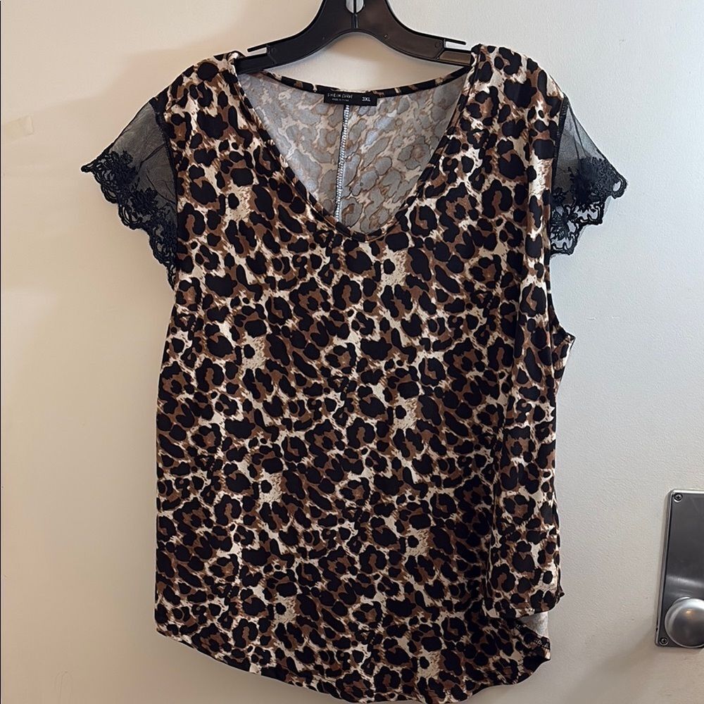 Shein Curve Leopard Print Lace Sleeve Top
